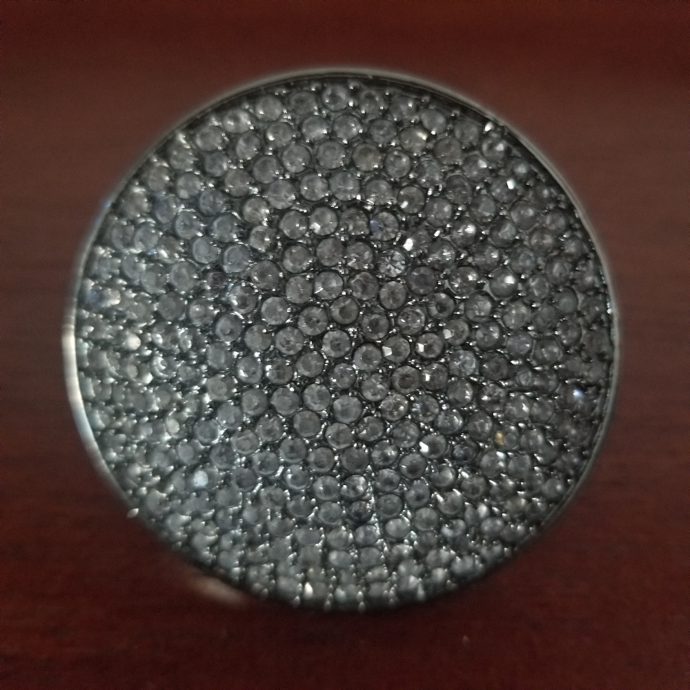 ⚜ BCBG Max Azria Pave Ring ⚜